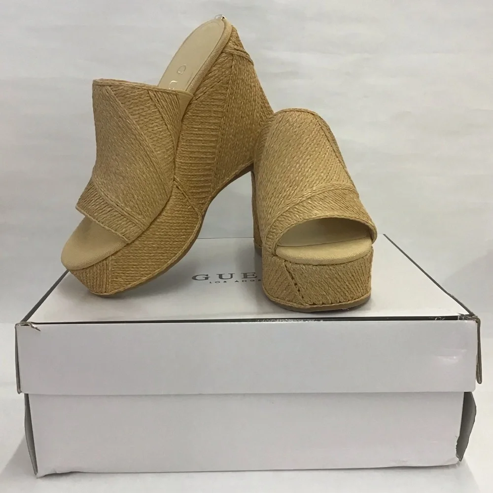 New Womens Evenz Heels by Guess Size 7